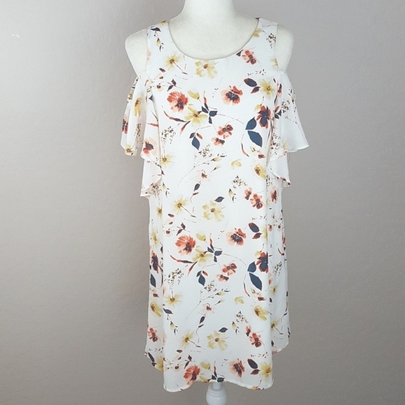 Lily Star Cream Off the Shoulder‎ Floral Dress - Picture 2 of 6